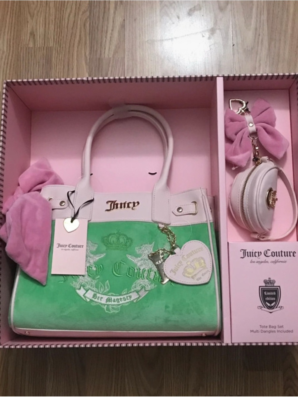 Juicy couture Green Heritage tote set